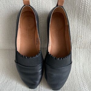 Gentle Souls Luca Ruffle Slip On Loafers Black Leather Flats SZ 7